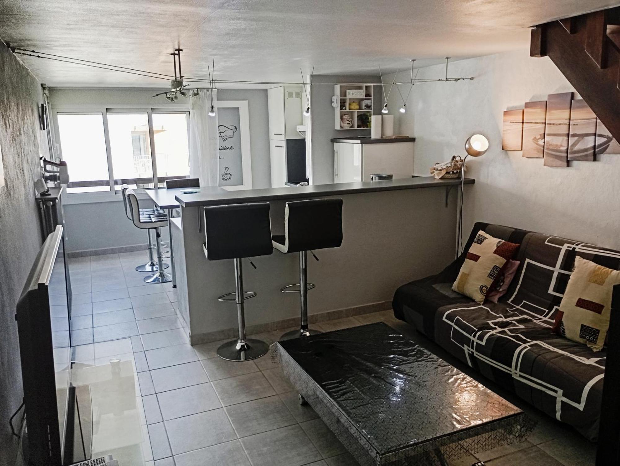 Grand Appartement Proche Port Et Plages, 6 A 8 Pers, 3 Chambres, Climatise Agde Exterior photo